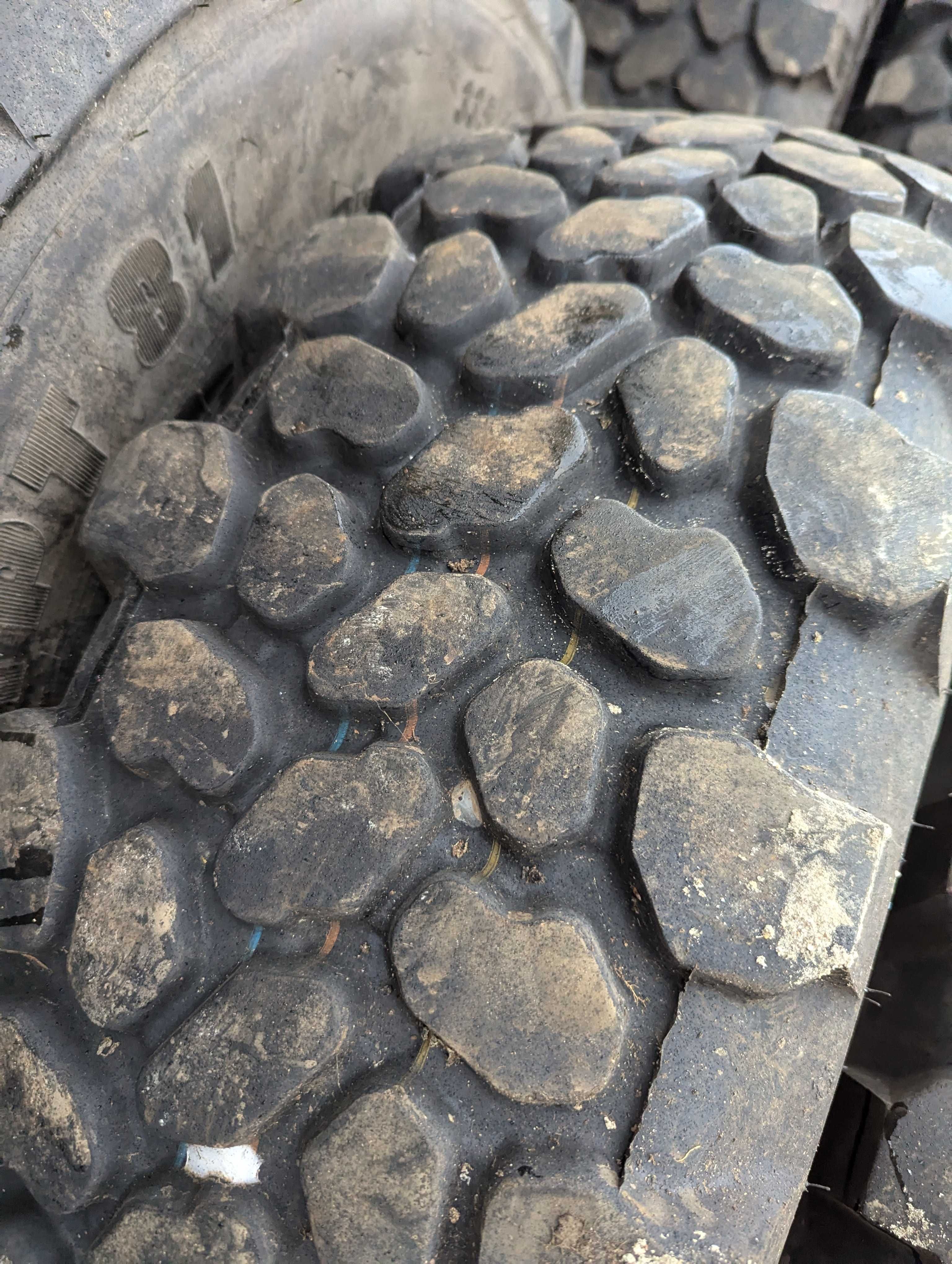 335/80r20 12.5R20 Continental MPT81 opona przemysłowa