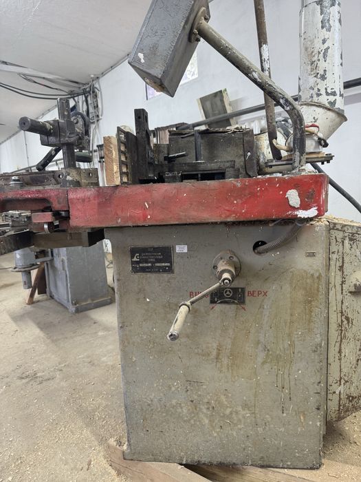 Фрезерний станок