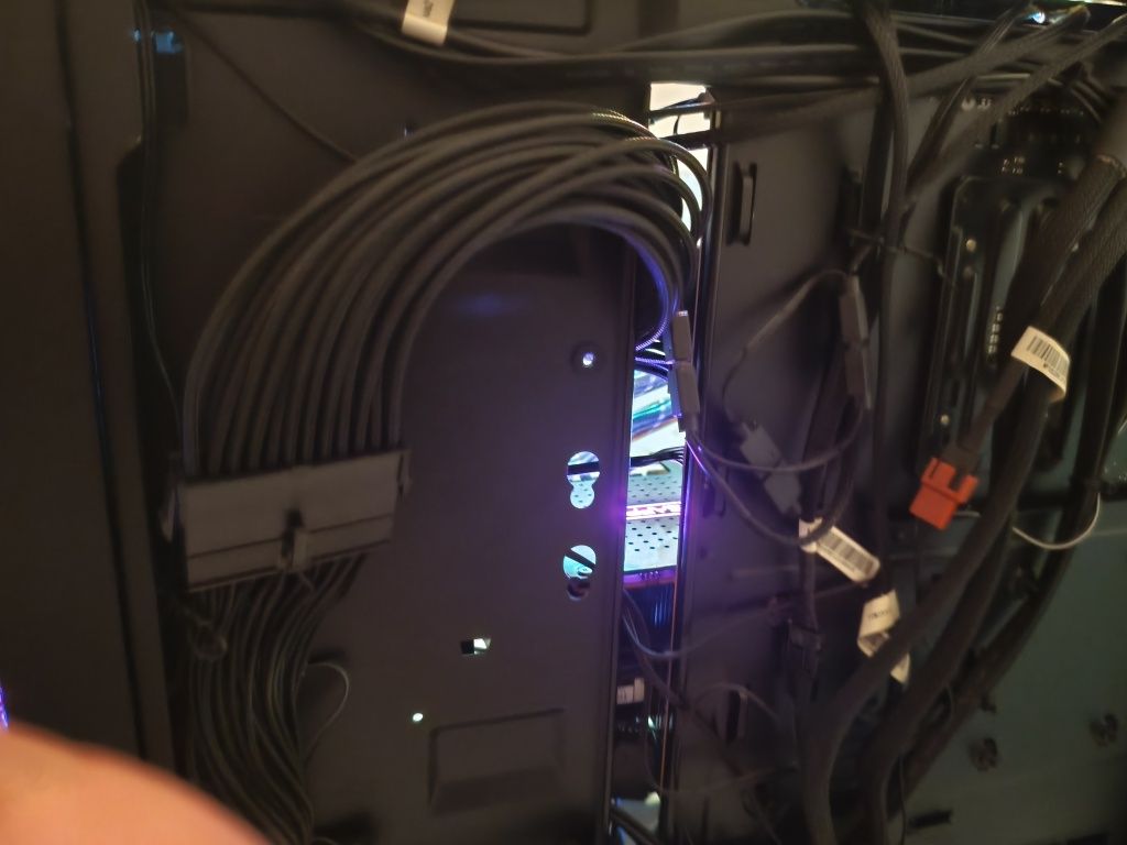 Pc gaming CPU 7600 gpu 7800 xt nitro+/ sem gráfica 1000 euros