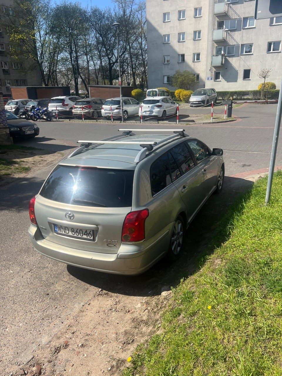 toyota avensis 2003