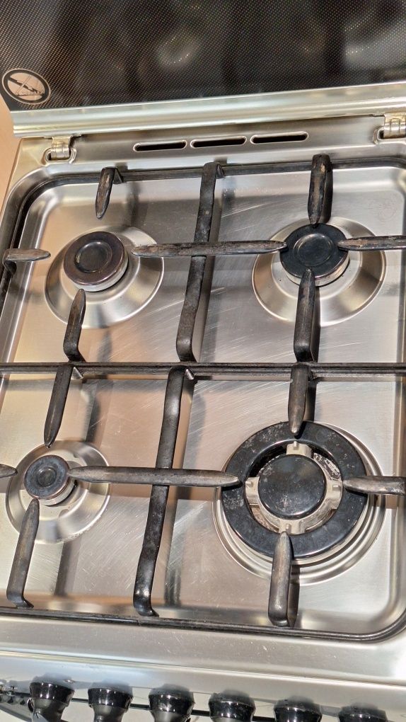 Kuchnia gazowo-elektryczna Hotpoint-Ariston C 35S P6 (X) stan wzorowy