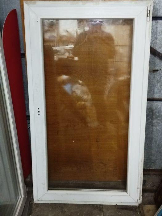 Продам пластиковые окна в хорошем состоянии