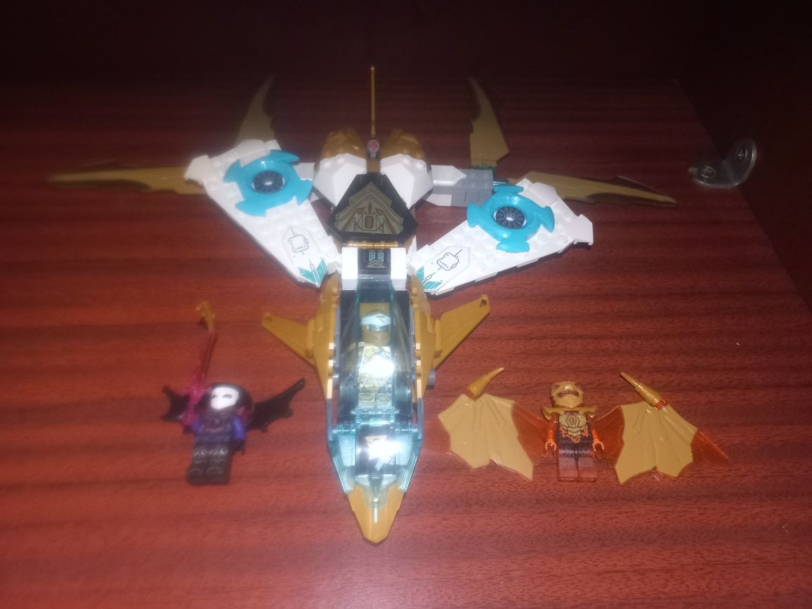 Конструктор  Ninjago Реактивный самолет Золотого Дракона Зейна