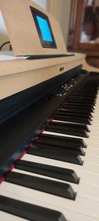 Piano Digital Semi-novo Roland