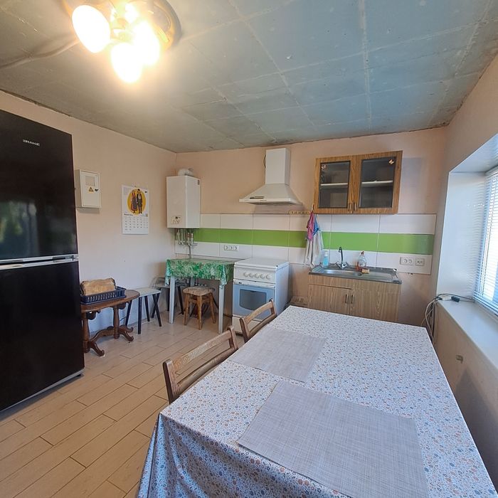 Здається будинок для пари