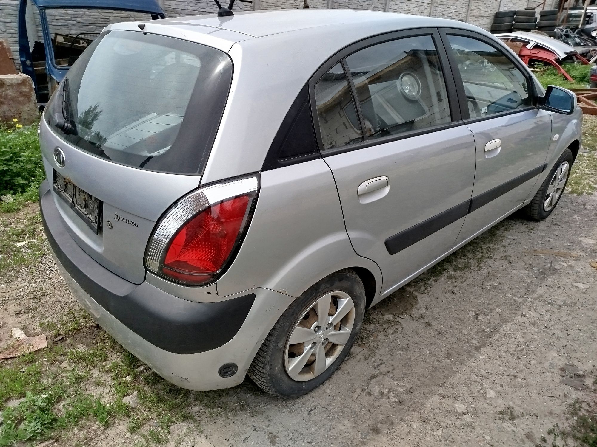 Розборка, шрот, оригінальні вживані запчастини на Kia Rio 2005-2011