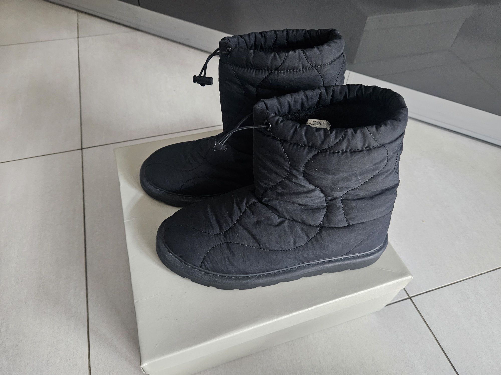 Śniegowce pikowane 38 24cm czarne wodoodporne kozaczki kozaki buty