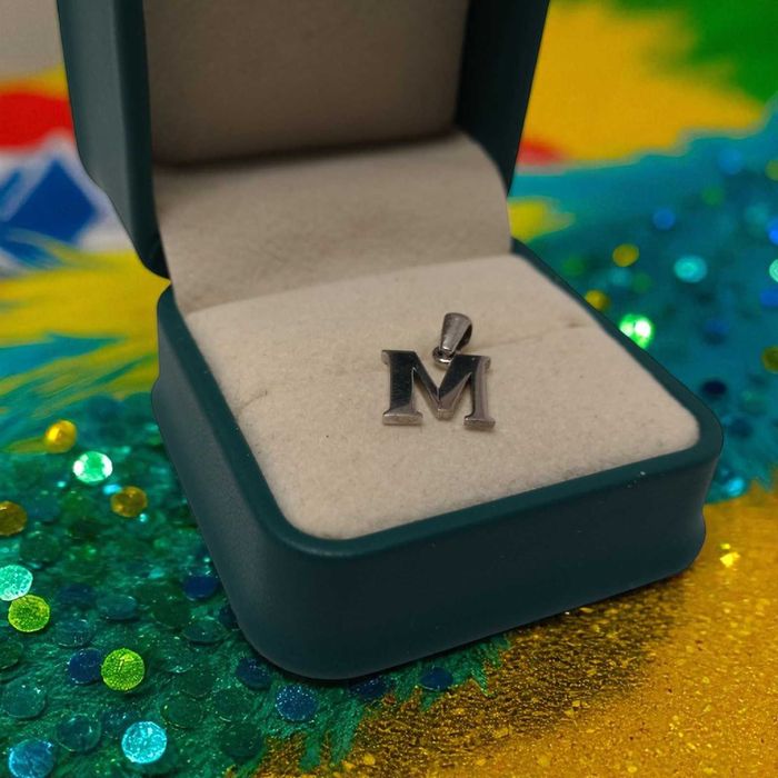 Srebrna Zawieszka Litera M -  1,38 (G) / 925