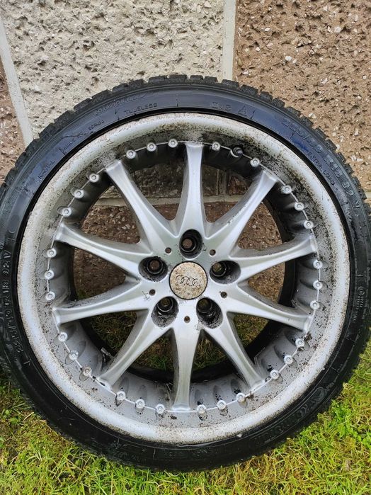 Zimowe opony wraz z alufelgami R18