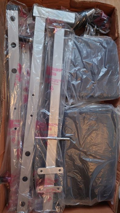 Ławka treningowa, gryf prosty i obciążenie