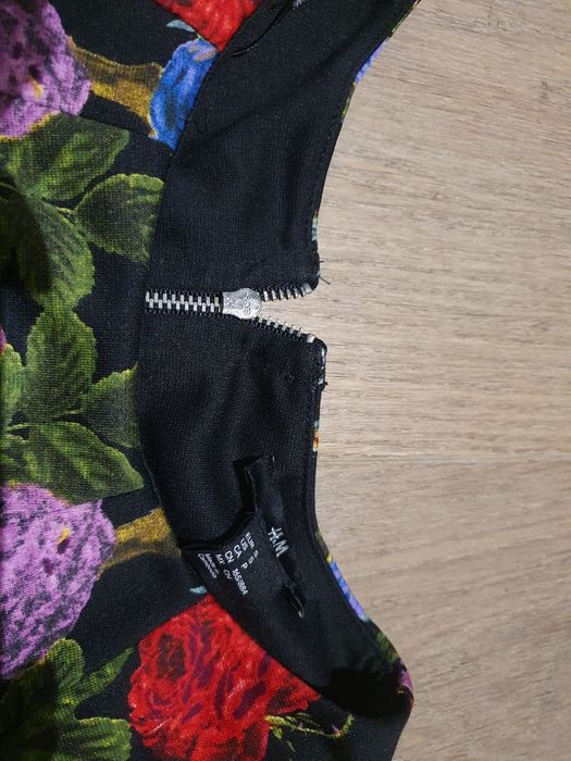 Sukienka w róże H&M S