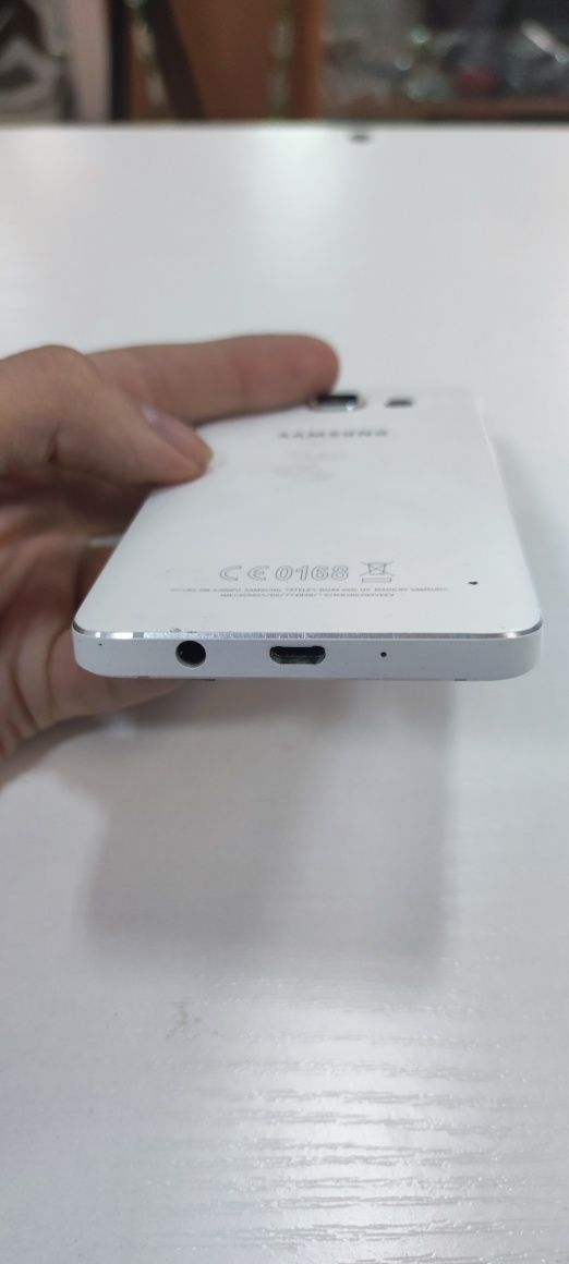 Samsung Galaxy A3 SM-A300H/DS 16 GB