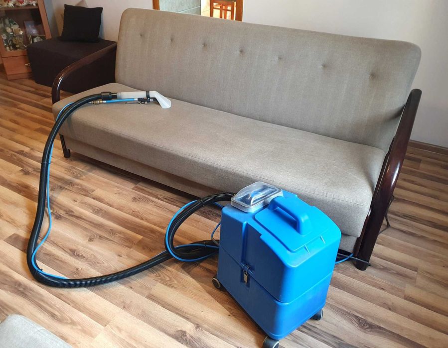 Pranie i czyszczenie tapicerki samochodowej, meblowej