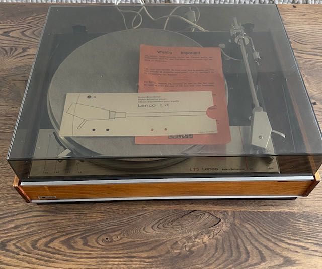 Gramofon Lenco L75