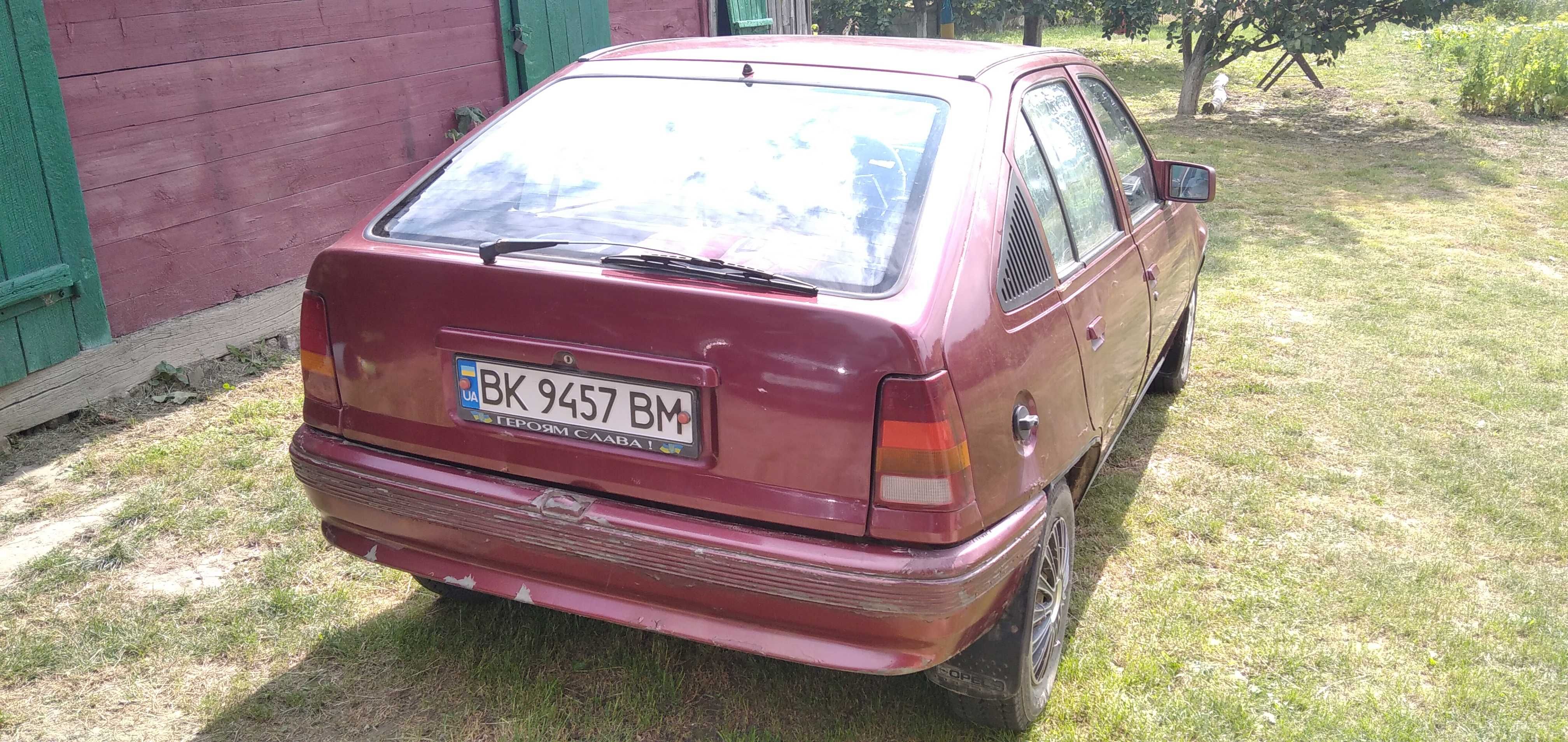 Автомобіль OPEL KADETT хетчбек 1.3 бензин 1985