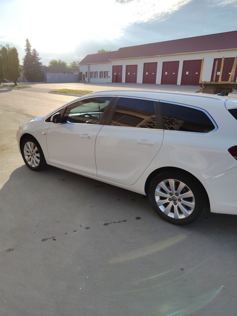 Opel Astra j 1.6 turbo