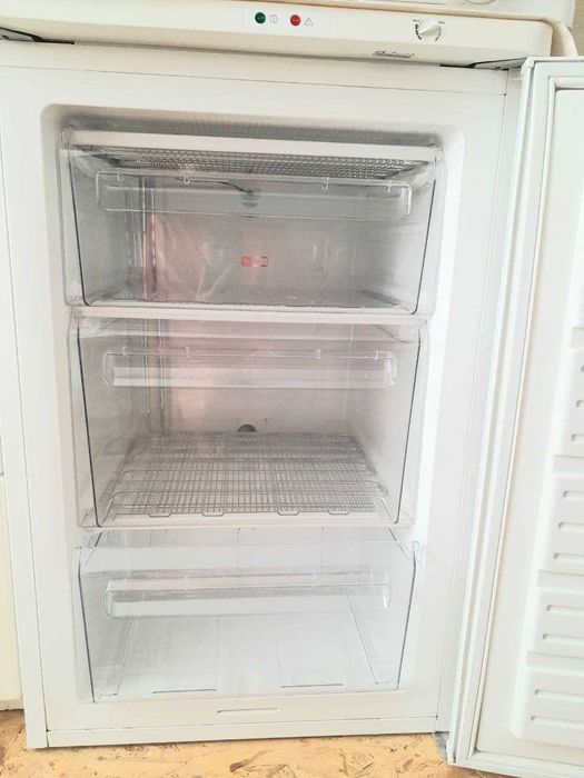 морозильна камера фризер морозильник Electrolux електролюкс