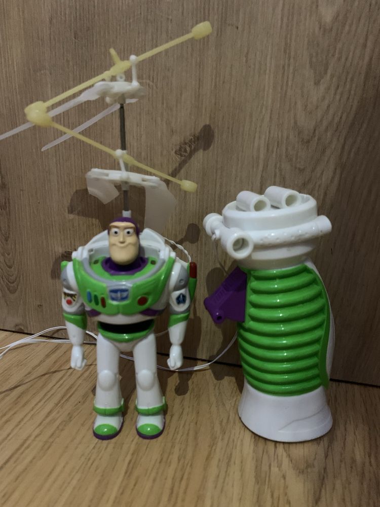 Toy Story Figurka Latający Buzz Astral dron