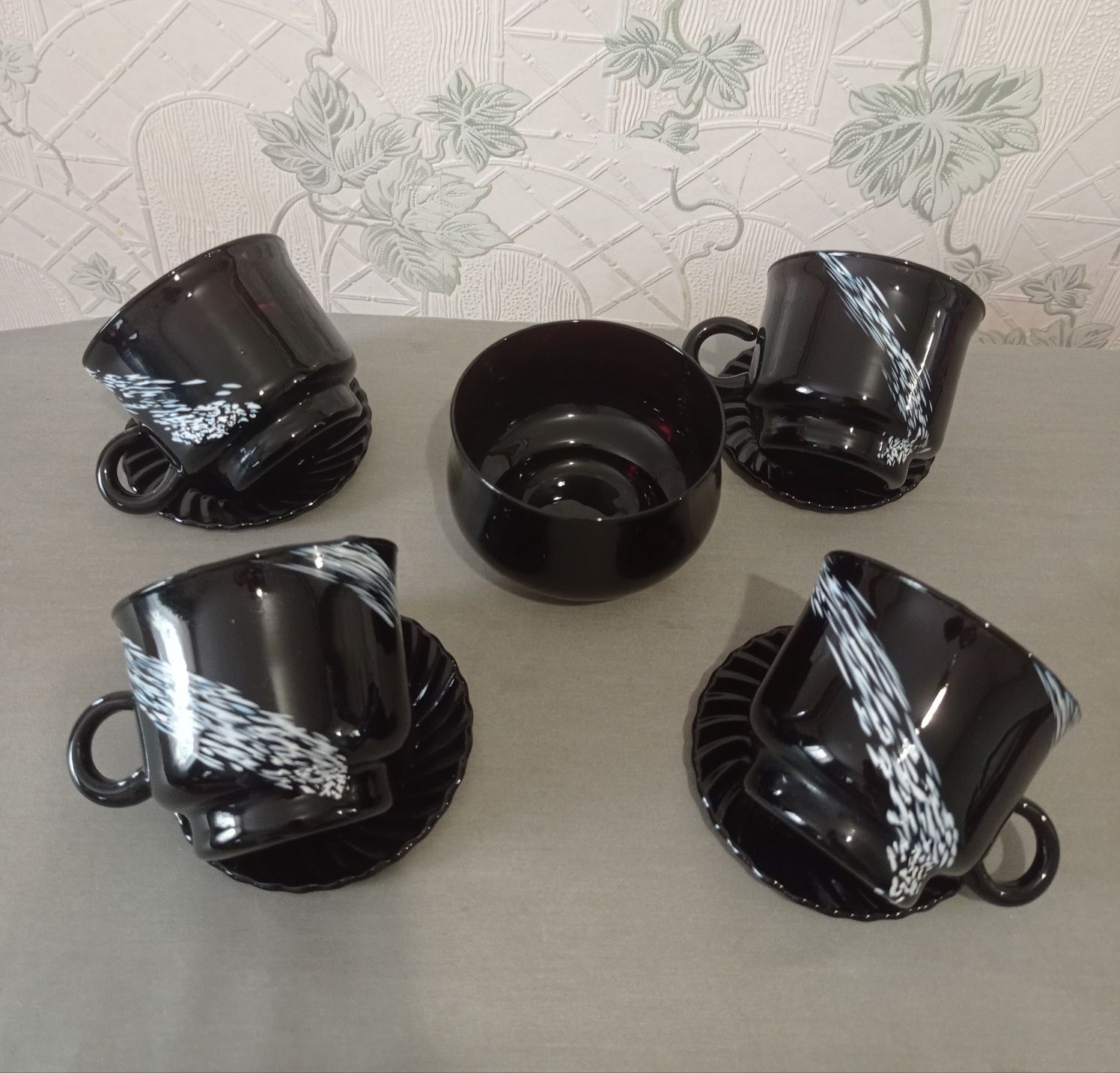 Кофейный набор из чёрного ударопрочного стекла на 4 персоны
