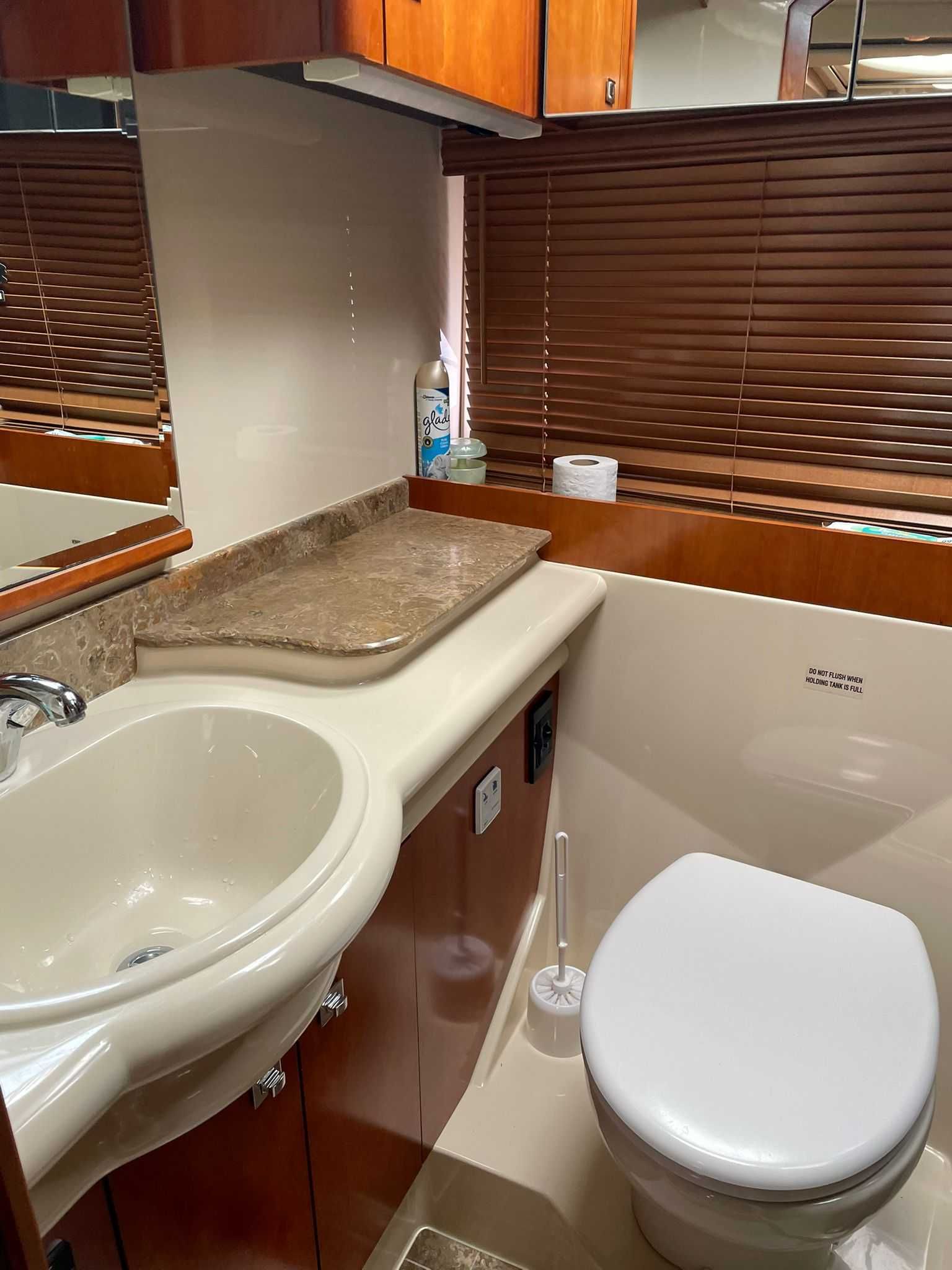 Cruisers Yachts 390 Sports Coupe | Model 2009
