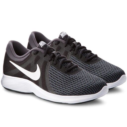 Nike Revolution 4