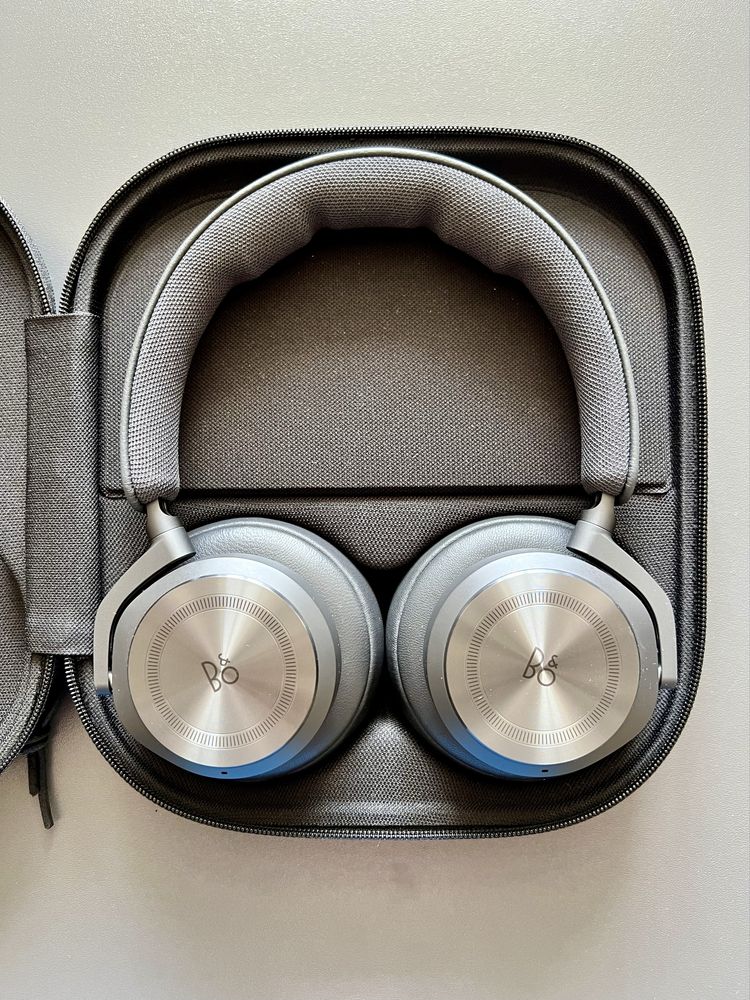 Навушники Bang & Olufsen