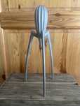 Sprzedam wyciskarkę do cytryn firmy Alessi projekt Philippe Starck.