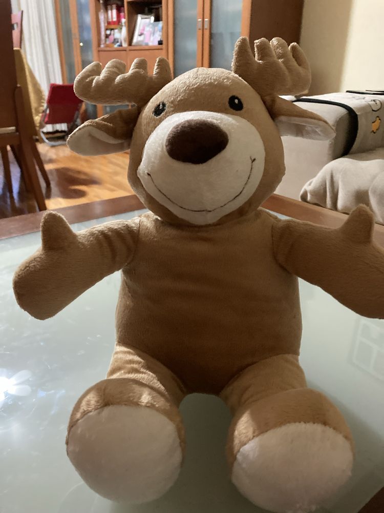 Rena de peluche bege escura