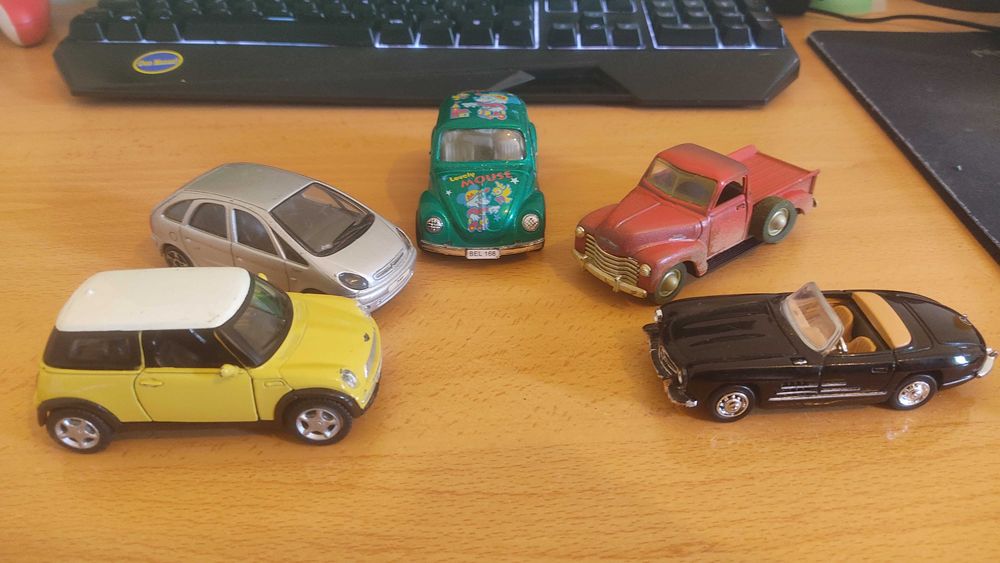 Conjunto miniaturas 1/43 6€ Cada