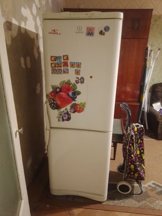 Продам холодильник