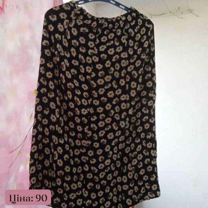 Продам спідницю в квіточку