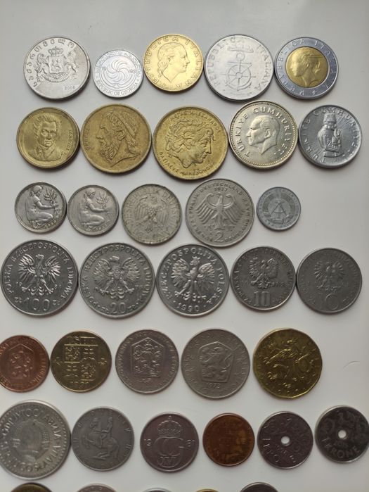 Монети світу 36 штук. Ціна 720 грн.