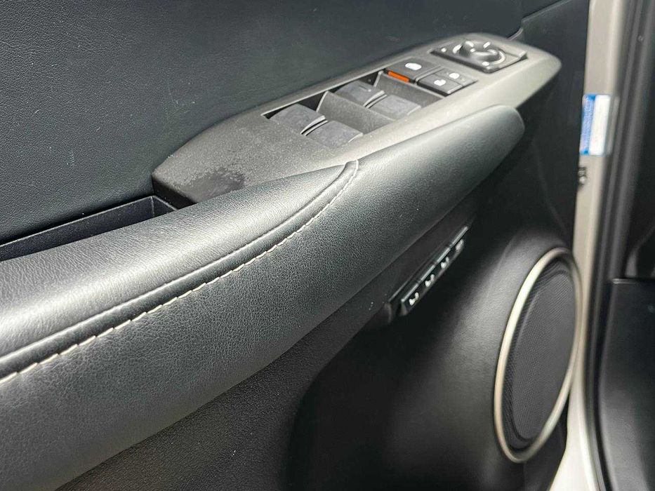 Lexus NX 2015 2,0 бензин