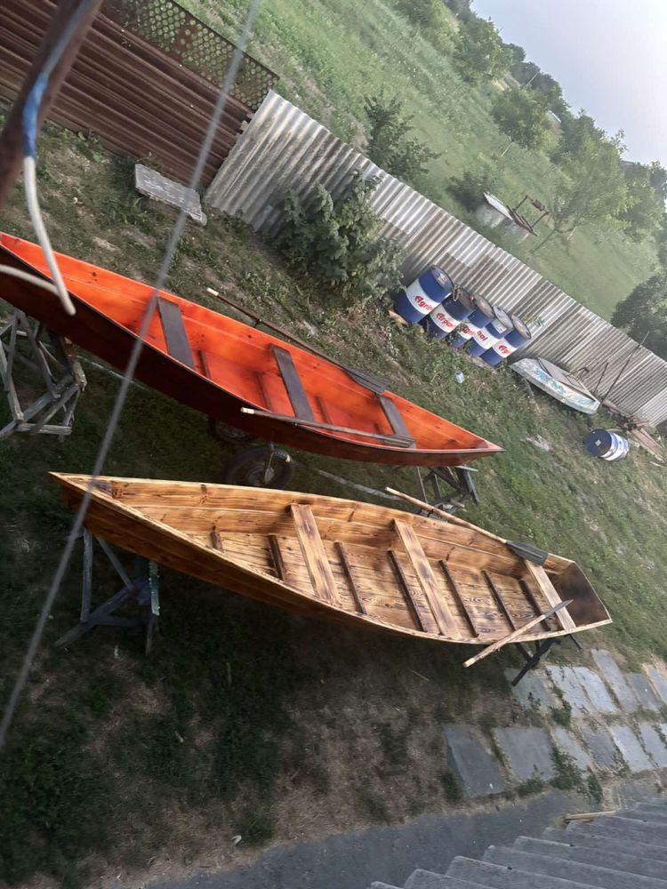 Продам дерев'яний човен