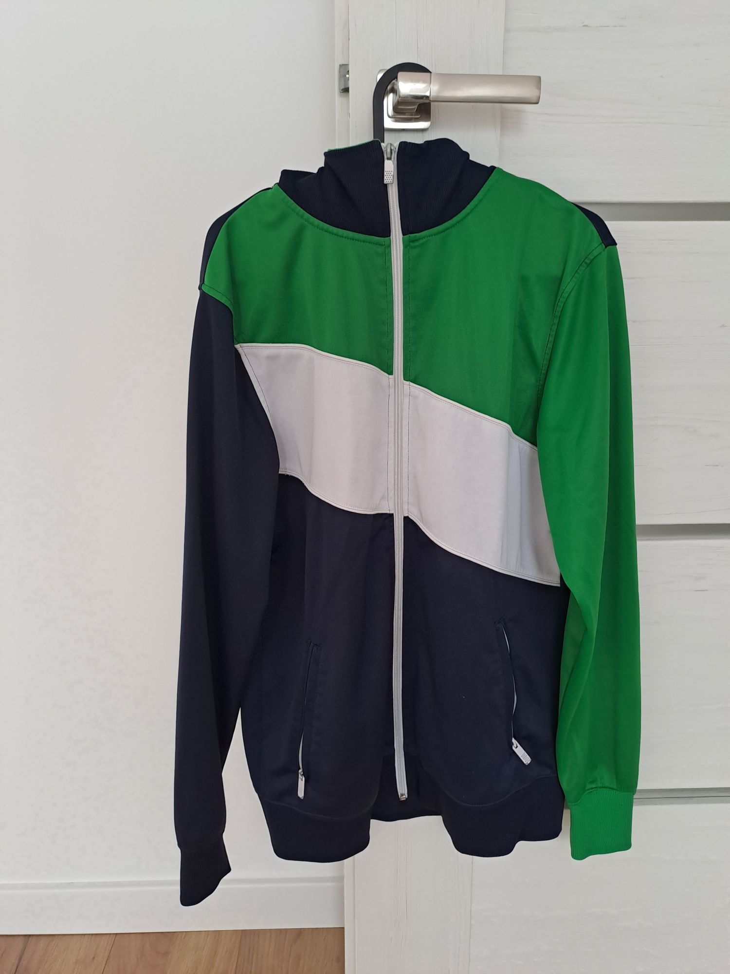 Bluza na zamku fishbone rozmiar  L  wyprzedaż, promocyjna cena