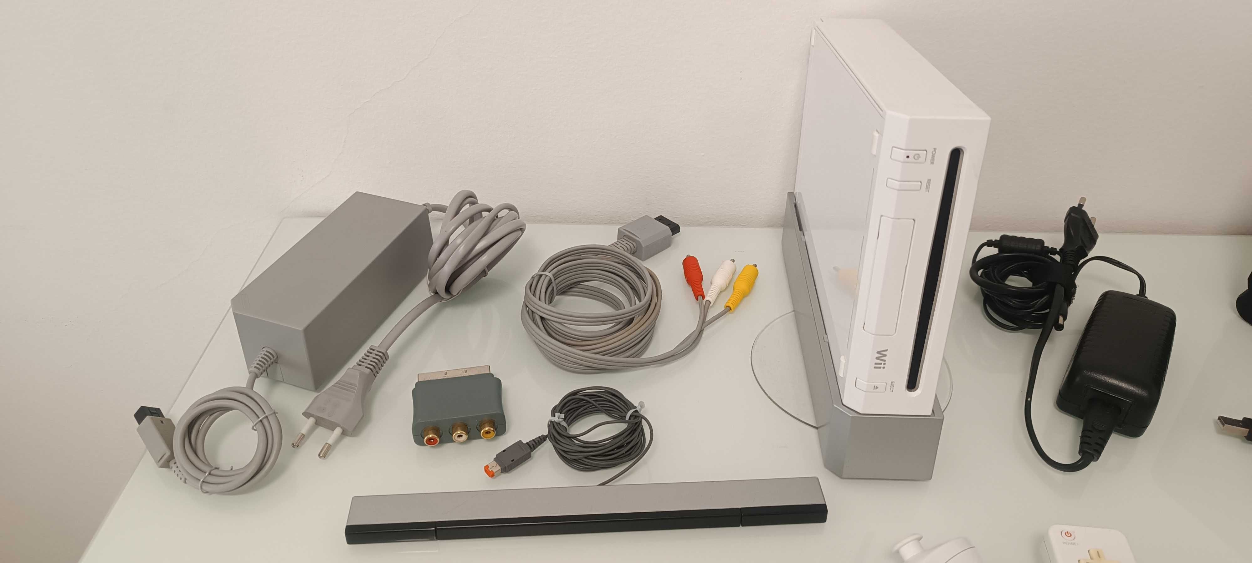 Consola Nintendo Wii Branca c/ 252 Jogos + Extras