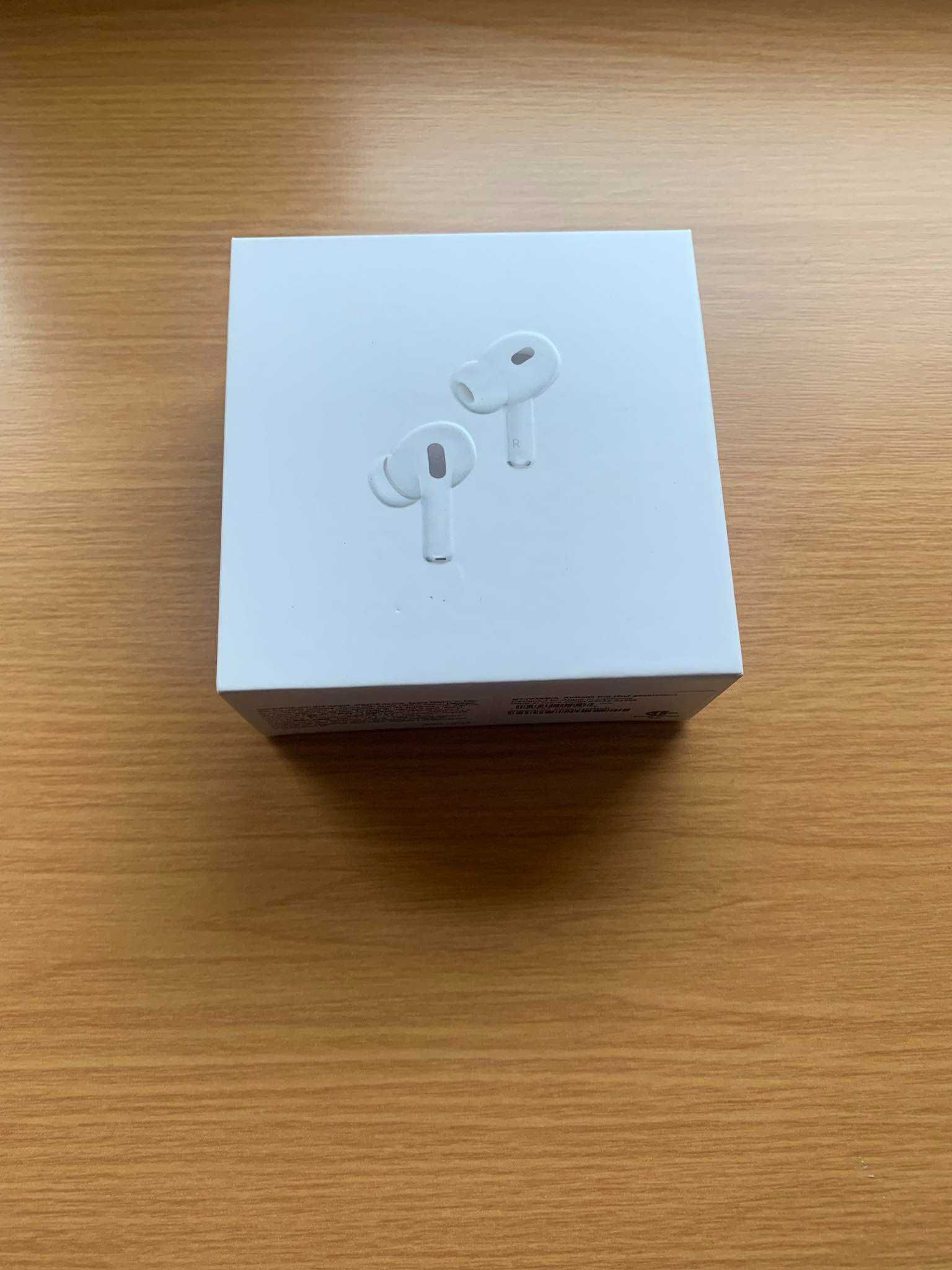 Używane słuchawki Apple AirPods Pro 2 USB - C