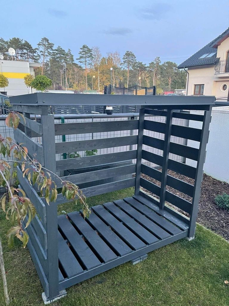 Masywna drewutnia, solidna, składziki na drewno modrzewiowa