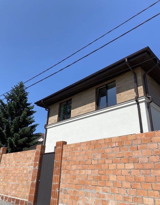 Продаж будинку на 5 сотках в Ірпені, закрите КМ, газ