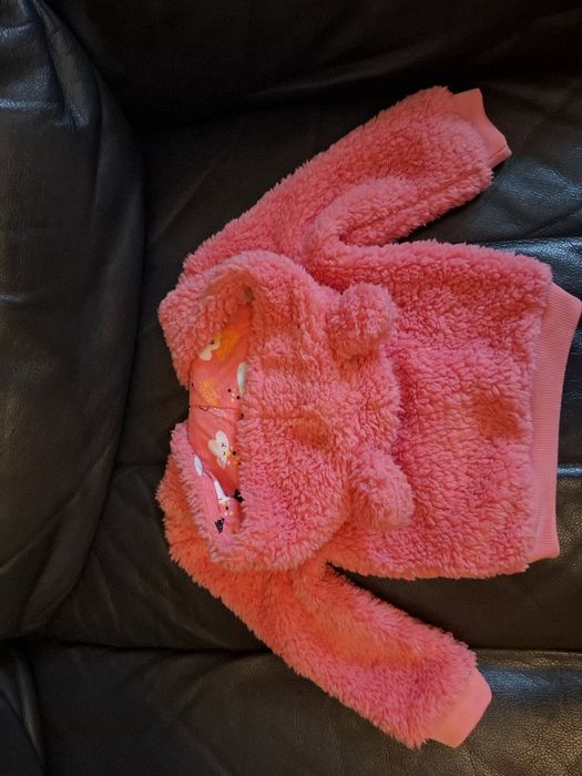 Sprzedam ciepłą bluzę dla dziewczynki marki so cute. rozmiar 74