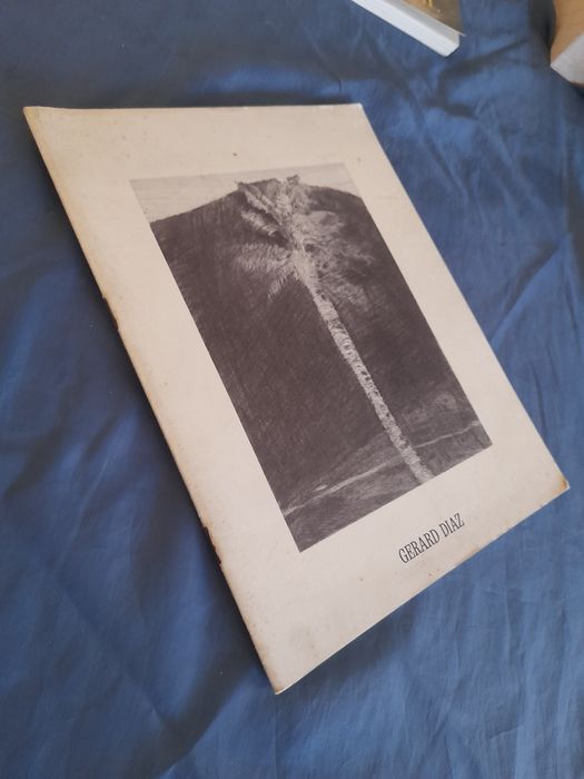 Catálogo antigo de desenhos a carvão de Gerard Diaz