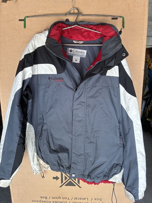 Лыжные штаны и куртки