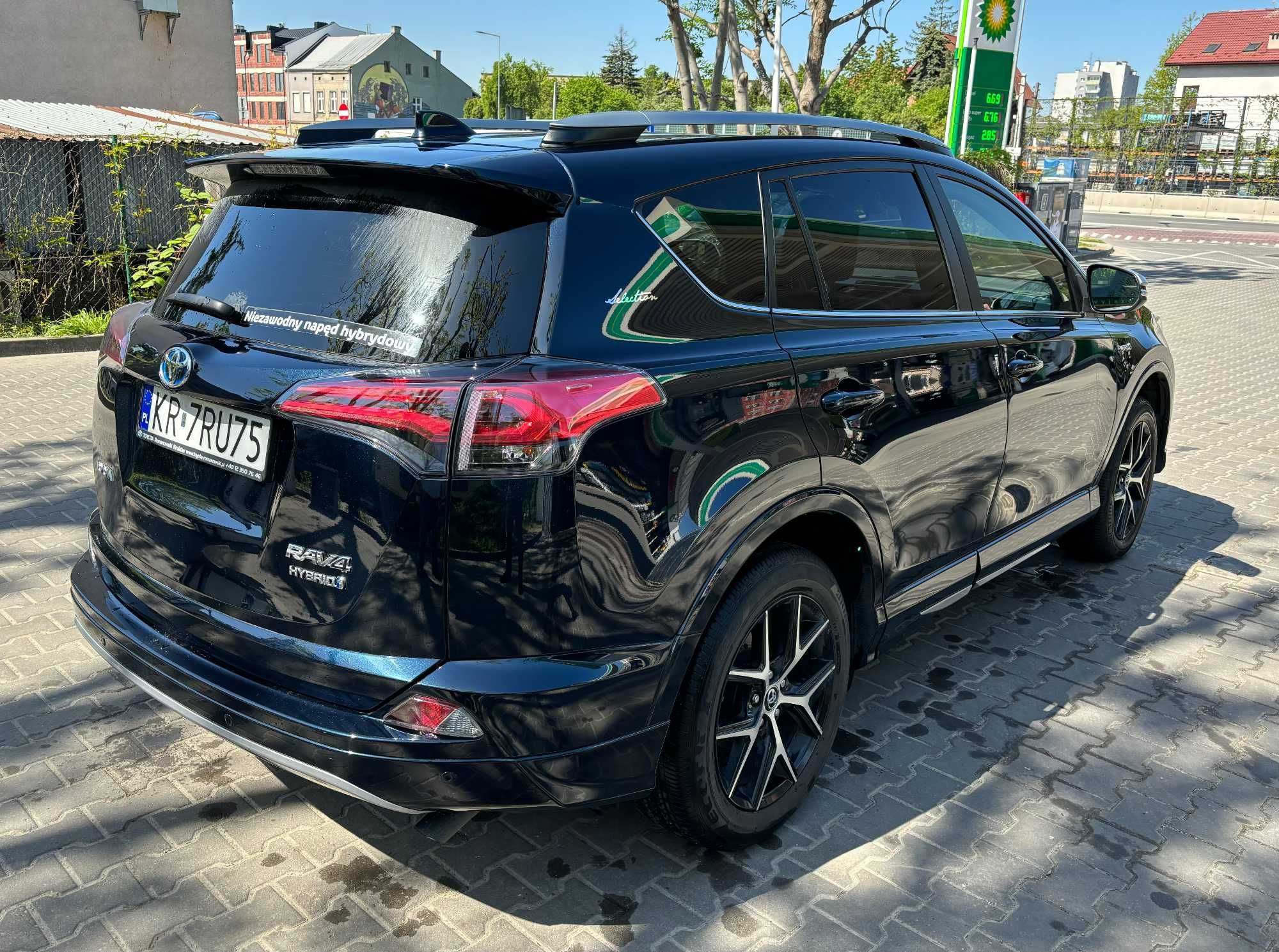 Toyota RAV4 Selection Hybrid