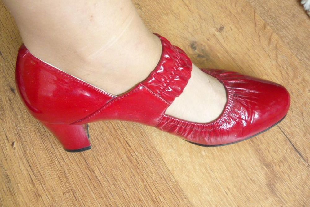 Buty damskie czółenka .