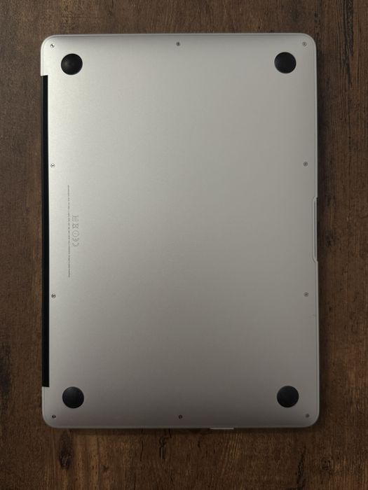 MacBook Air 13 A1466 i5/8GB/128GB SSD Stan idealny + ładowarka, etui