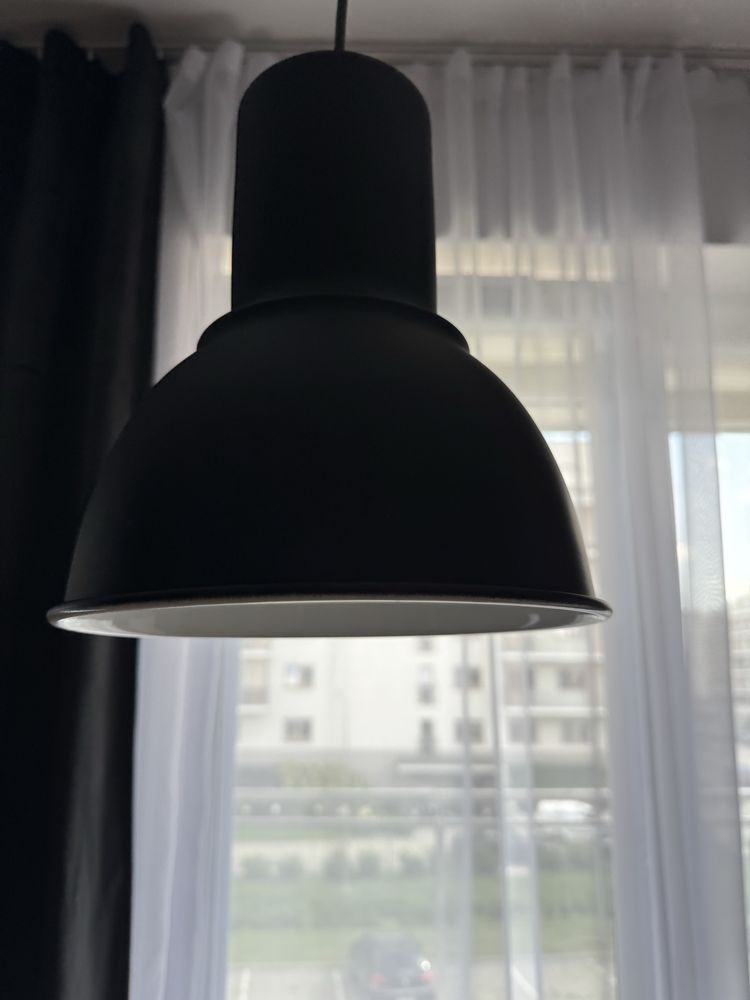 Lampa loftowa czarna