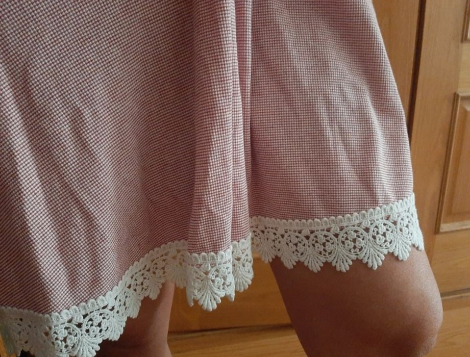 Vestido rosa c renda e bordados, M