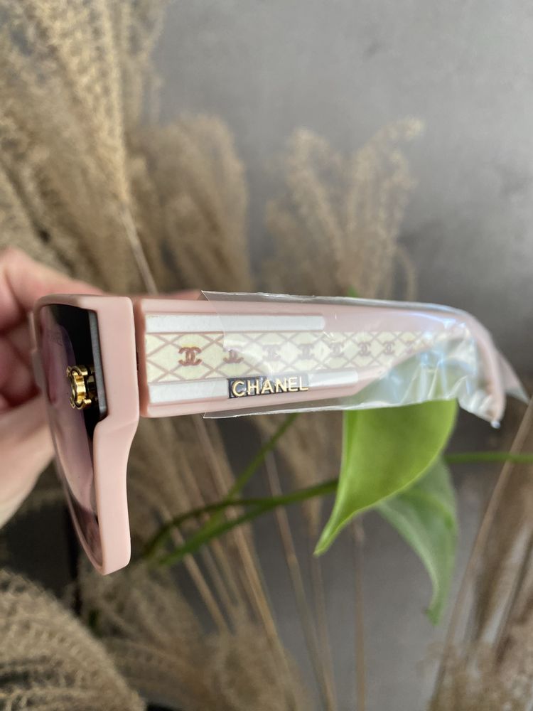 Okulary przeciwsłoneczne Chanel z etui nowe