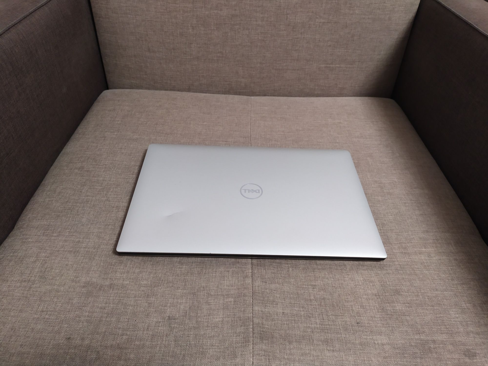 Ноутбук Dell Precision5540,IntelCore i7-9850H,ram16/ssd500gb,Nvidia4gb
