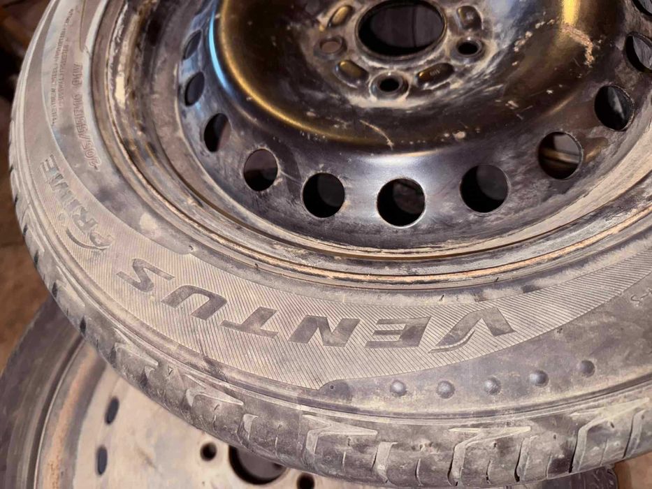 Opony 205/55/R16 z felgami stalowymi 16 cali